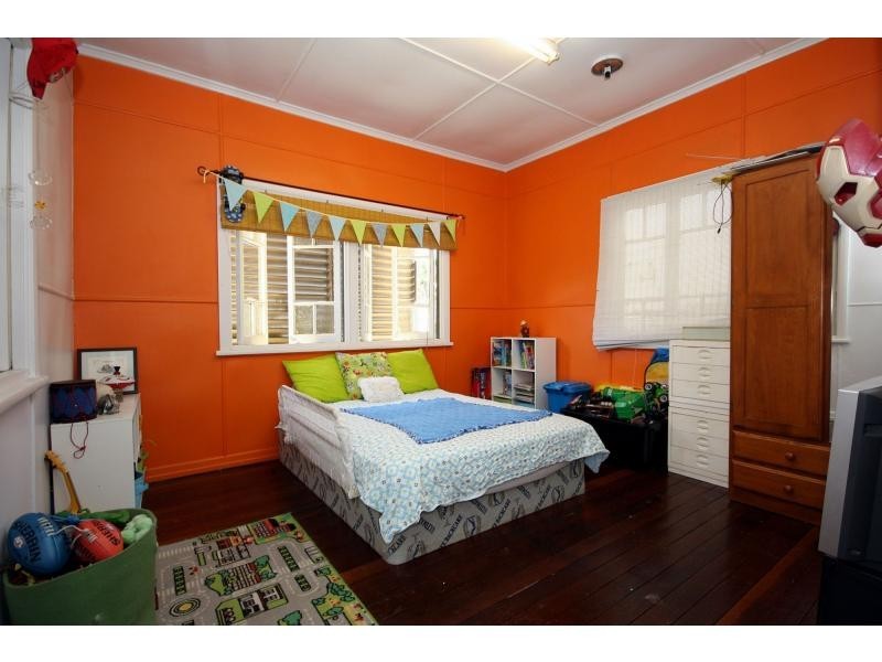 8 Donald Street, Woody Point QLD 4019