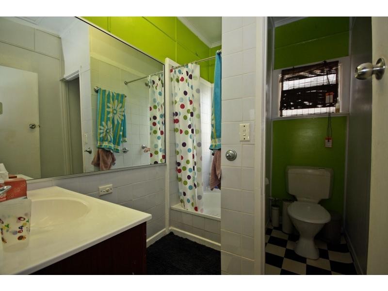 8 Donald Street, Woody Point QLD 4019