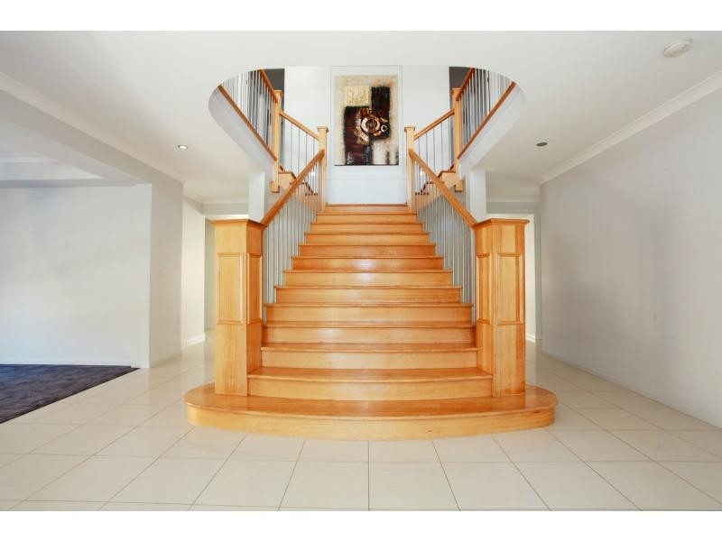 4 Freya Court, Newport QLD 4020