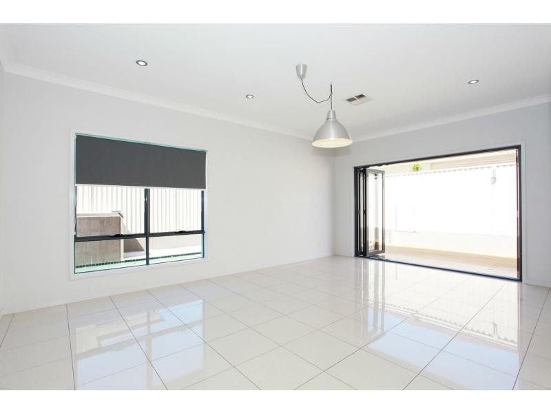 4 Freya Court, Newport QLD 4020