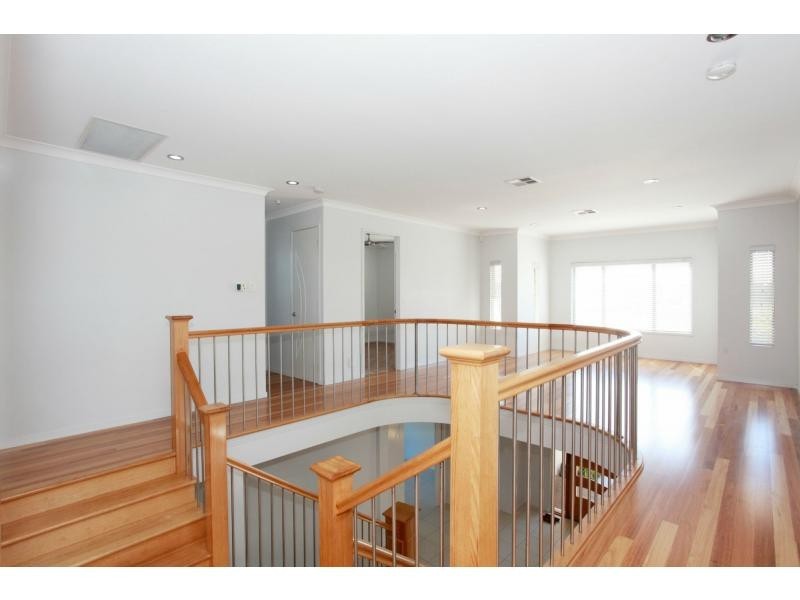 4 Freya Court, Newport QLD 4020