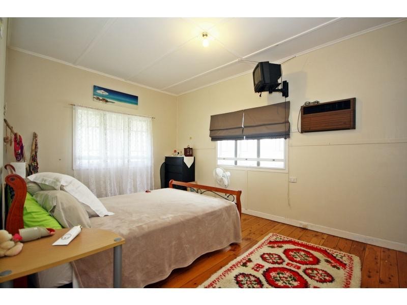 28 Bramble Street, Woody Point QLD 4019