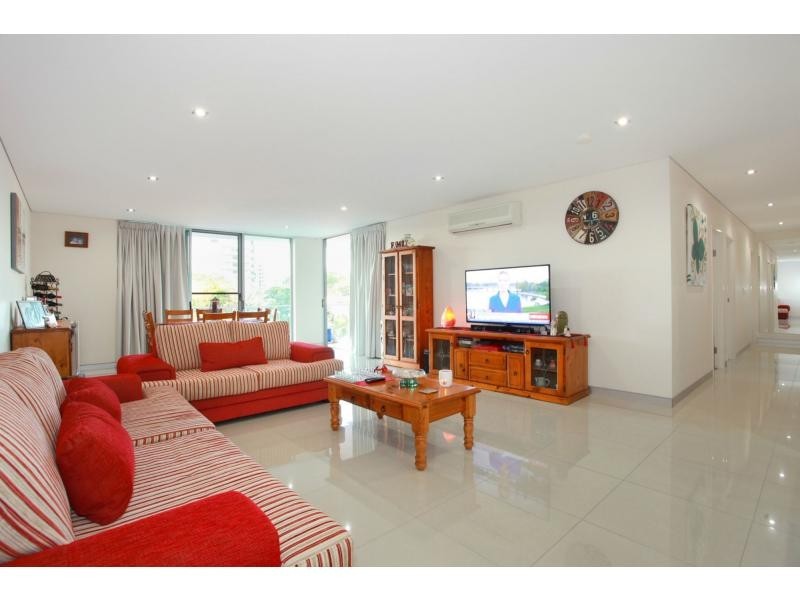 Unit 42/17 Marine Parade, Redcliffe QLD 4020