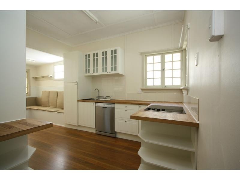 14 McCulloch Avenue, Margate QLD 4019