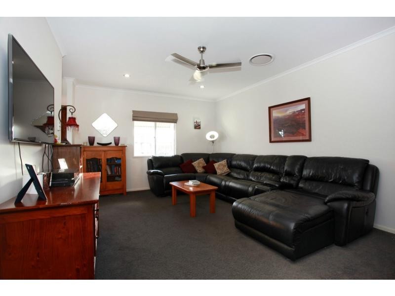 194 Prince Edward Parade, Scarborough QLD 4020
