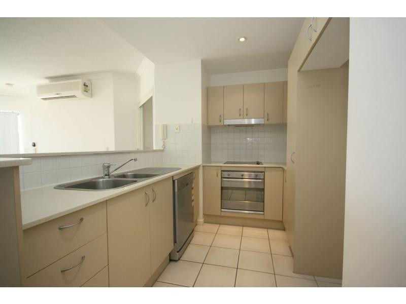 Unit 7/5 Rock Street, Scarborough QLD 4020