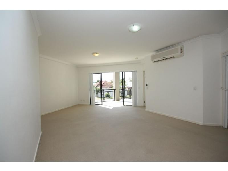 Unit 7/5 Rock Street, Scarborough QLD 4020
