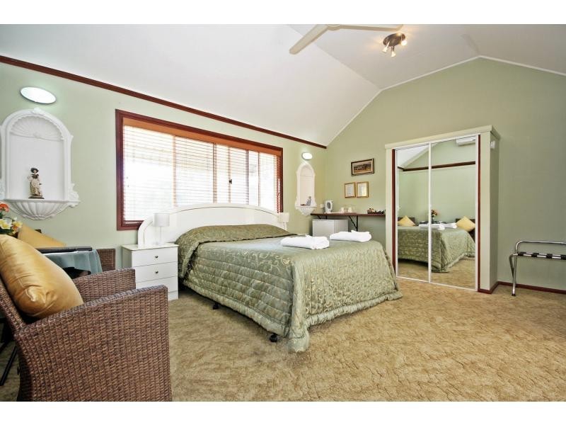 42 Steven Street, Redcliffe QLD 4020