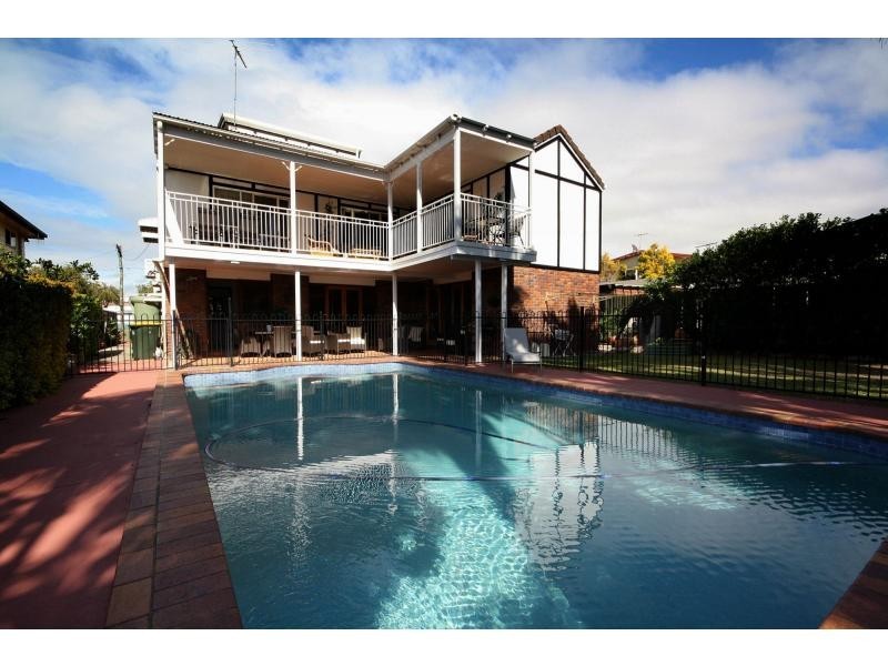 42 Steven Street, Redcliffe QLD 4020