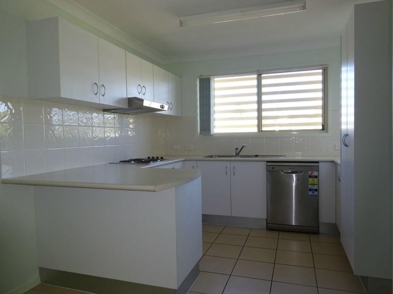 Unit 2/27 Steven Street, Redcliffe QLD 4020