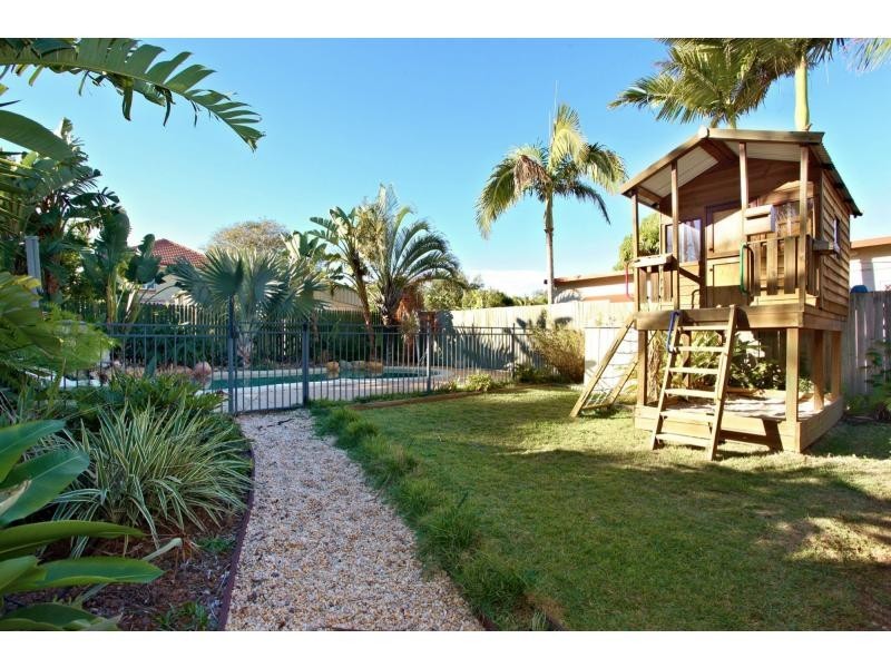 24 Hardiman Street, Woody Point QLD 4019