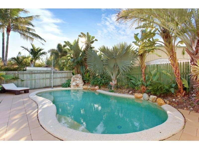 24 Hardiman Street, Woody Point QLD 4019