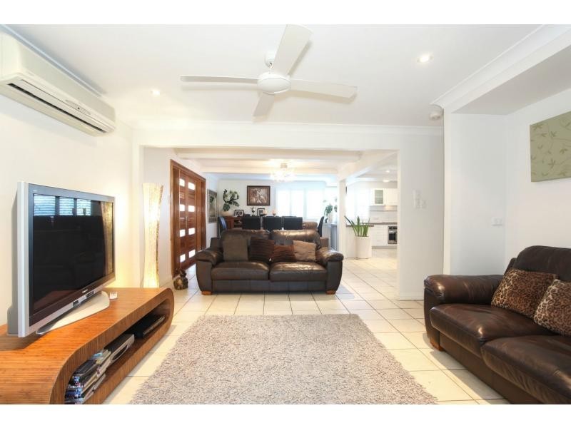 24 Hardiman Street, Woody Point QLD 4019