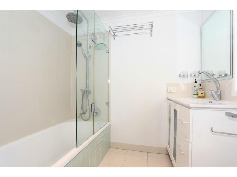 24 Hardiman Street, Woody Point QLD 4019