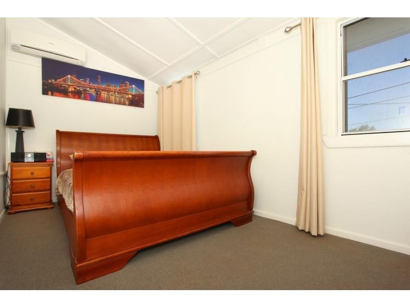 24 Hardiman Street, Woody Point QLD 4019