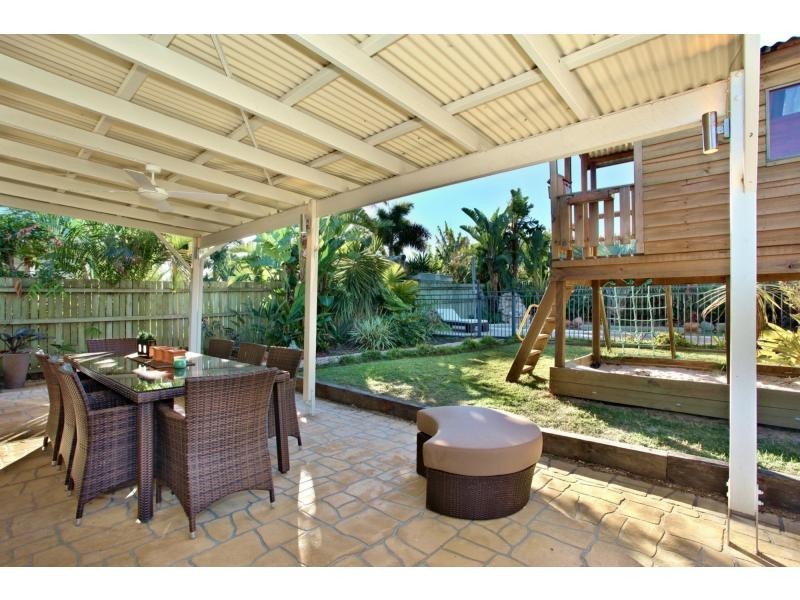 24 Hardiman Street, Woody Point QLD 4019