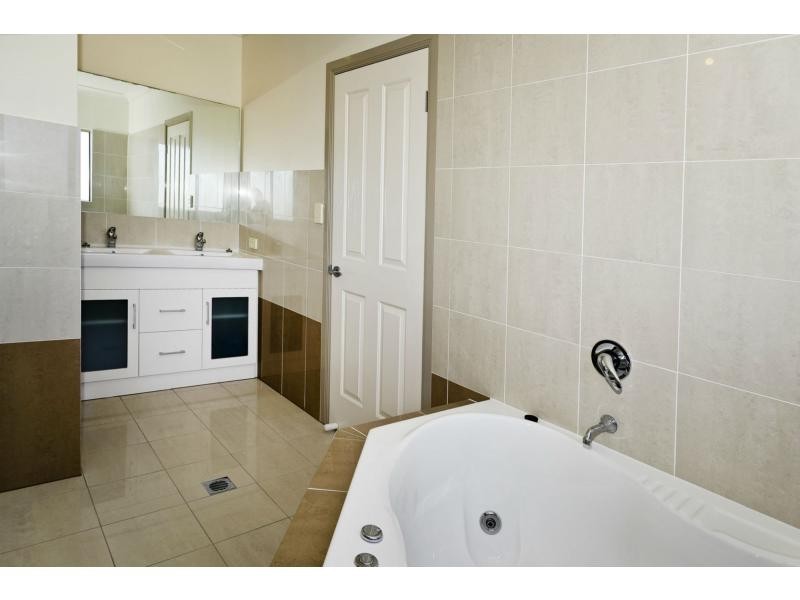 11/7 Annie Street, Woody Point QLD 4019