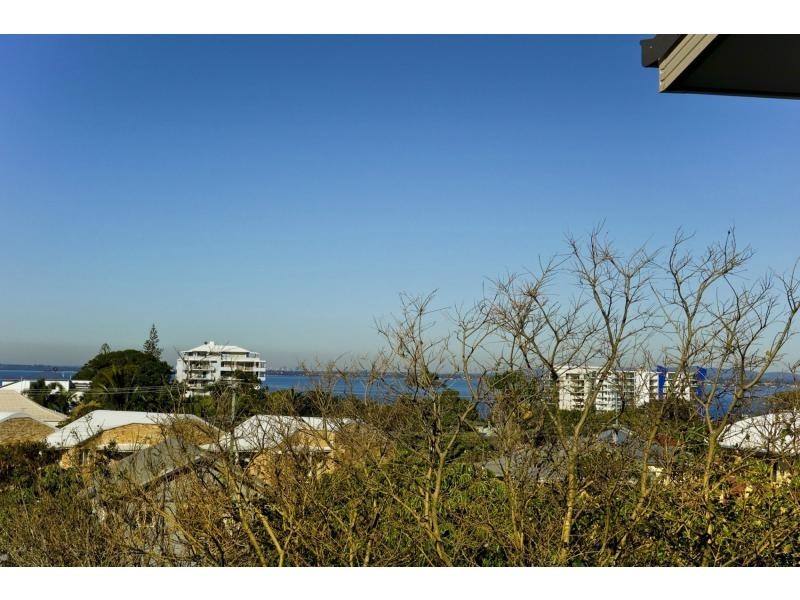 11/7 Annie Street, Woody Point QLD 4019