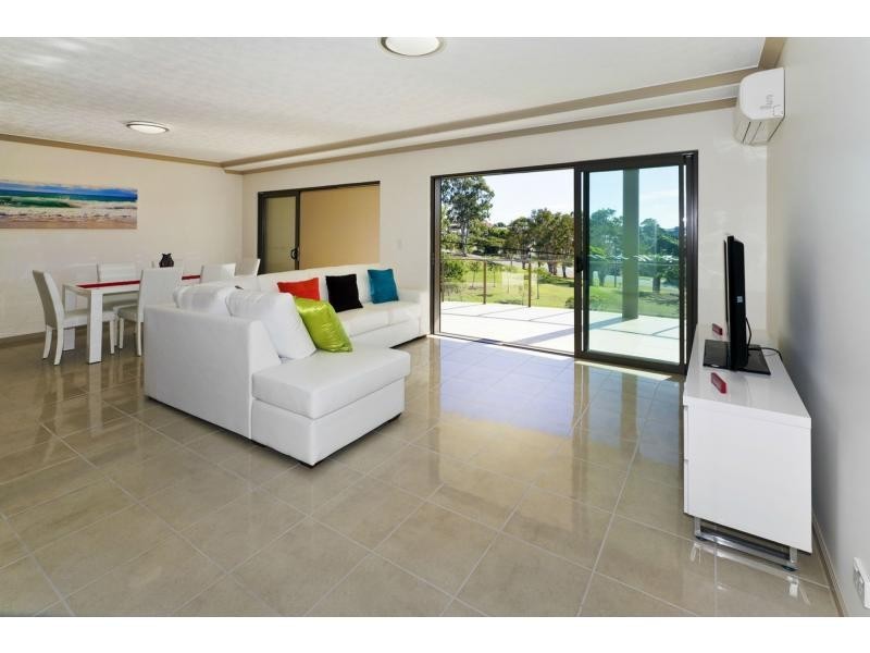 9/51 Whytecliffe Parade, Woody Point QLD 4019