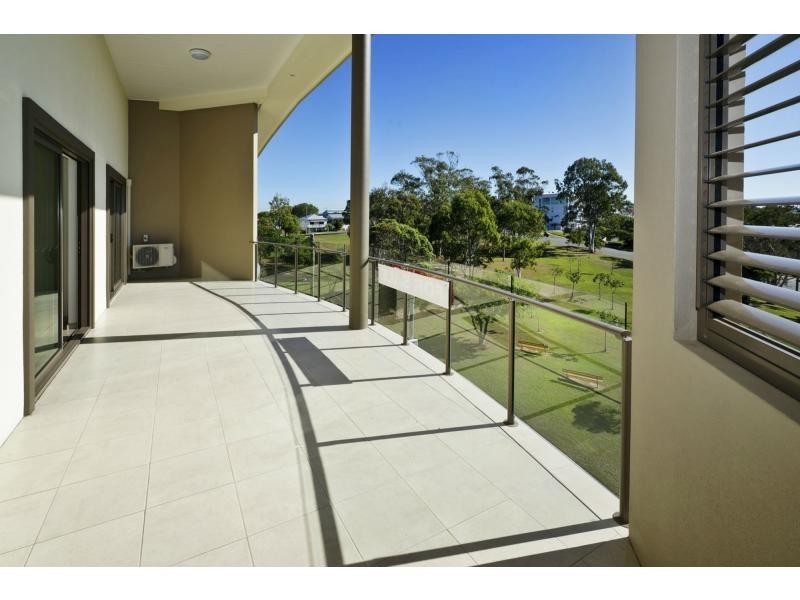 9/51 Whytecliffe Parade, Woody Point QLD 4019