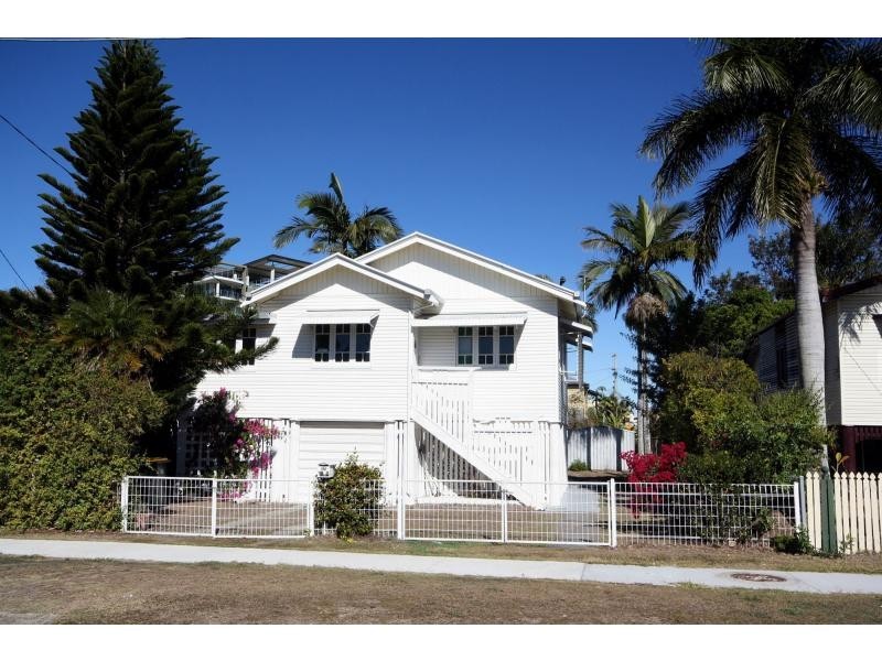 17 Roland Street, Clontarf QLD 4019