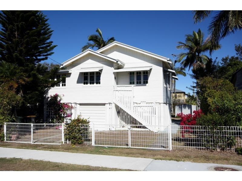 17 Roland Street, Clontarf QLD 4019