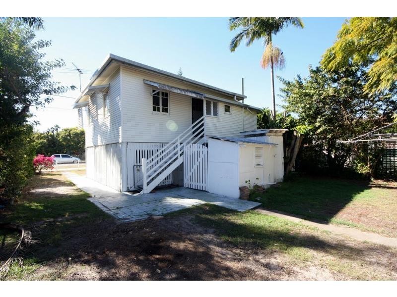 17 Roland Street, Clontarf QLD 4019