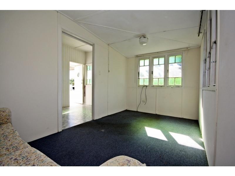 17 Roland Street, Clontarf QLD 4019