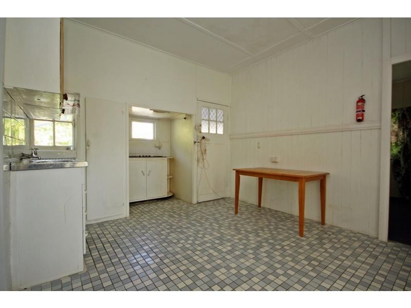17 Roland Street, Clontarf QLD 4019