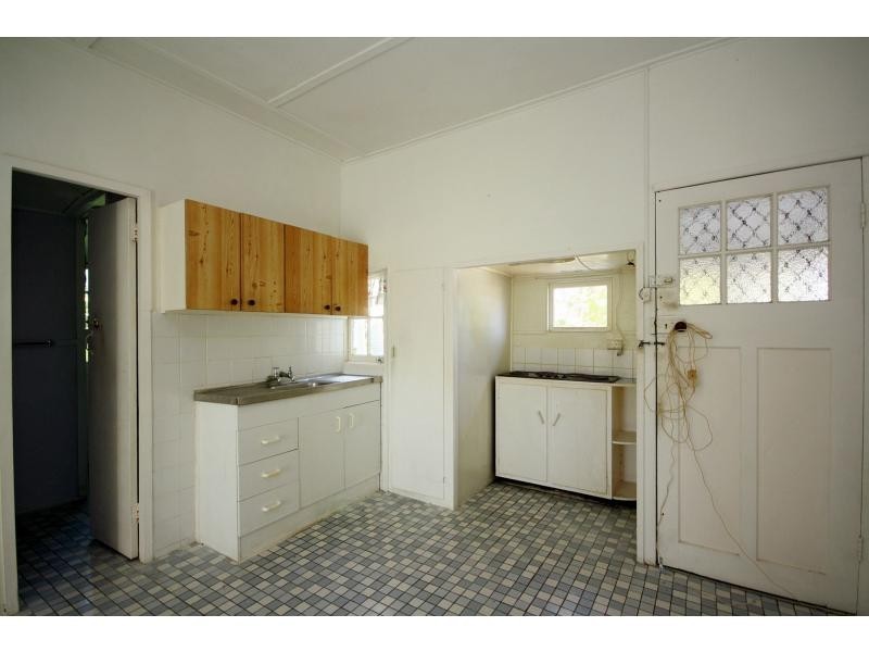 17 Roland Street, Clontarf QLD 4019