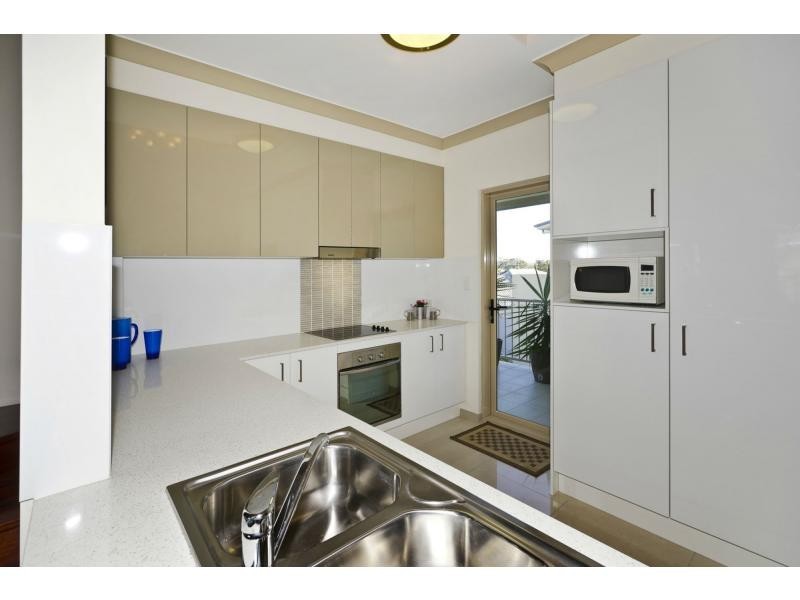 11/7 Annie Street, Woody Point QLD 4019