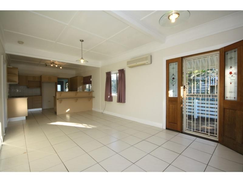 37 Borella Street, Sandgate QLD 4017