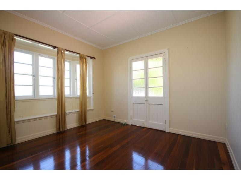 36 Langdon Avenue, Margate QLD 4019