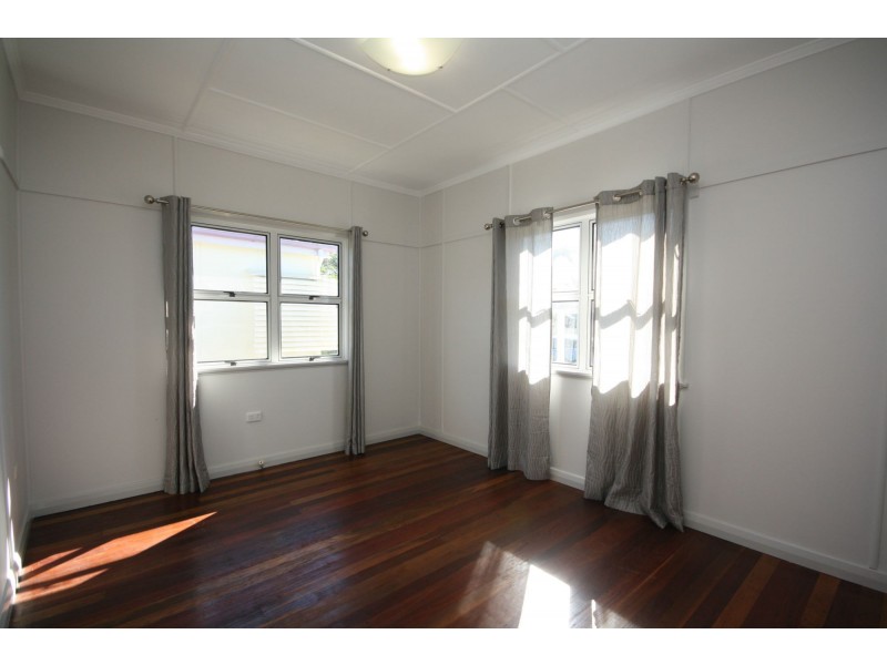 73 King Street, Woody Point QLD 4019