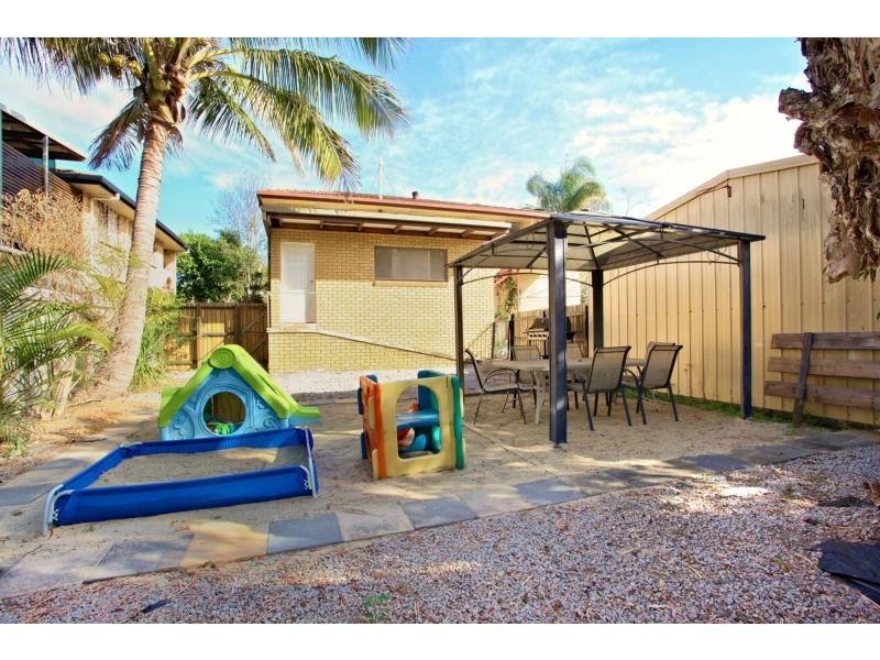 42 Tainton Street, Clontarf QLD 4019