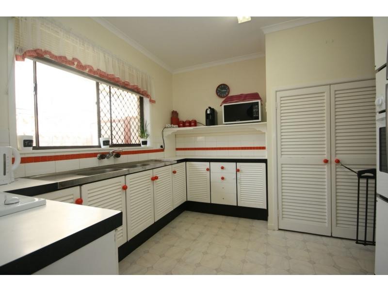 6 Pinewood Street, Redcliffe QLD 4020