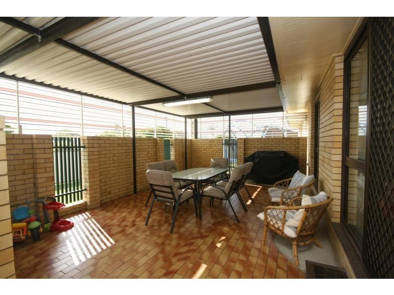 6 Pinewood Street, Redcliffe QLD 4020