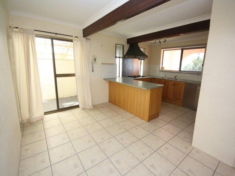 83 Endeavour Esplanade, Newport QLD 4020