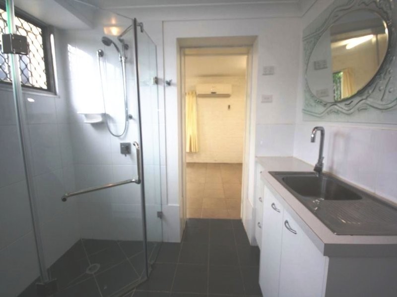 24b Deans Street, Clontarf QLD 4019