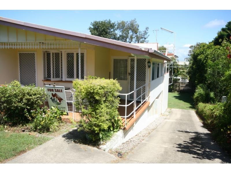 37 Fernlea Avenue, Scarborough QLD 4020