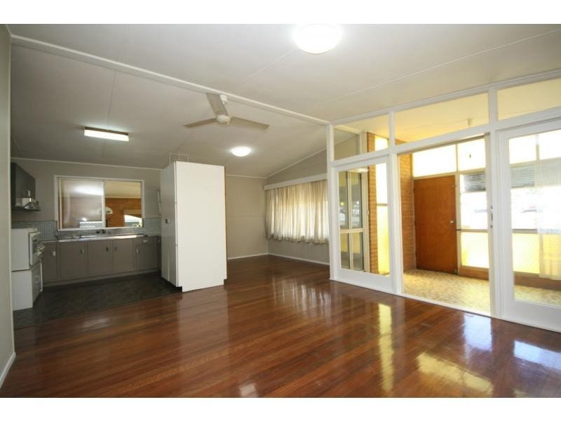 305 Anzac Avenue, Kippa-ring QLD 4021