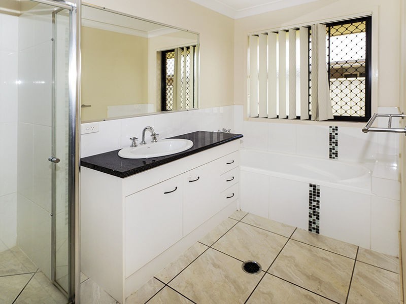 6 Lee Court, Rothwell QLD 4022