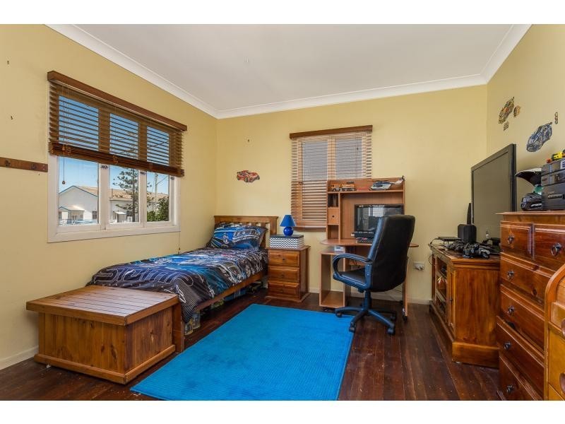 17 Victoria Avenue, Woody Point QLD 4019
