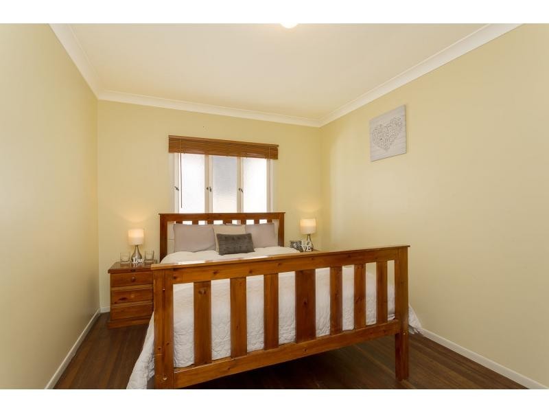 17 Victoria Avenue, Woody Point QLD 4019
