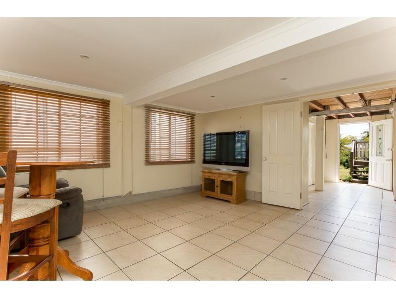17 Victoria Avenue, Woody Point QLD 4019