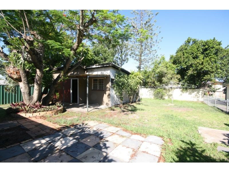 5 Reedy Street, Redcliffe QLD 4020