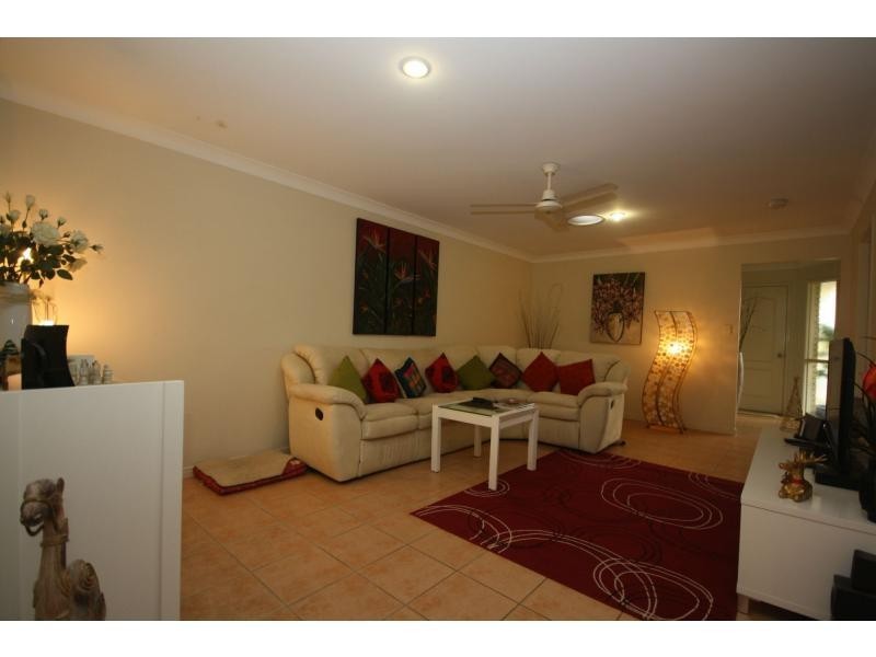 1/8 Adonis Court, Rothwell QLD 4022