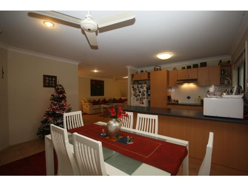 1/8 Adonis Court, Rothwell QLD 4022