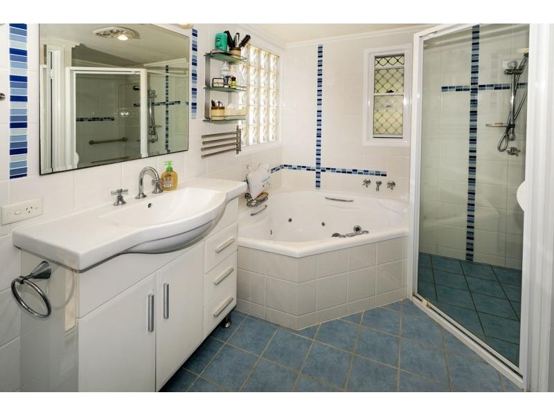 5 Fewings Street, Redcliffe QLD 4020