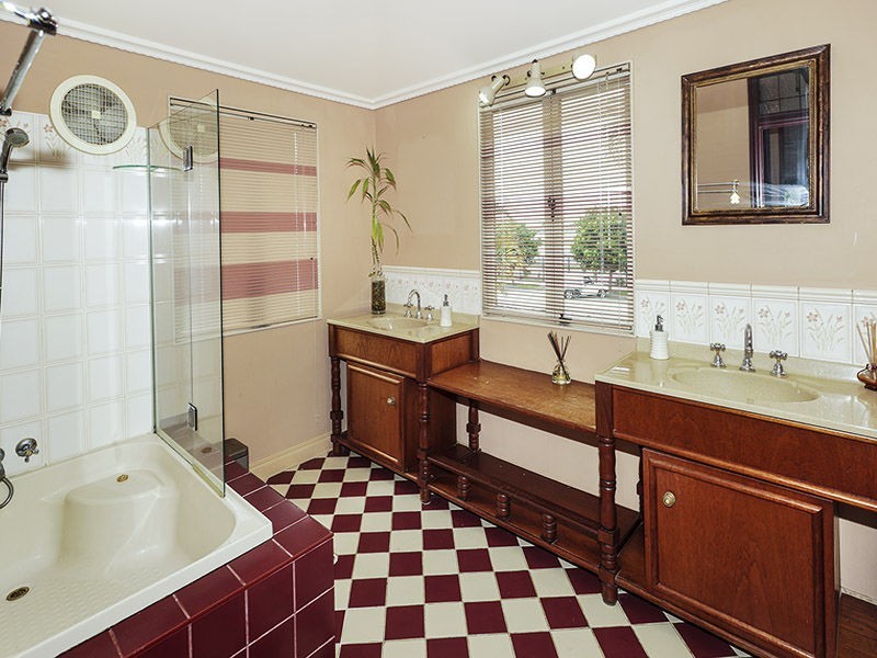 58 Eversleigh Road, Scarborough QLD 4020